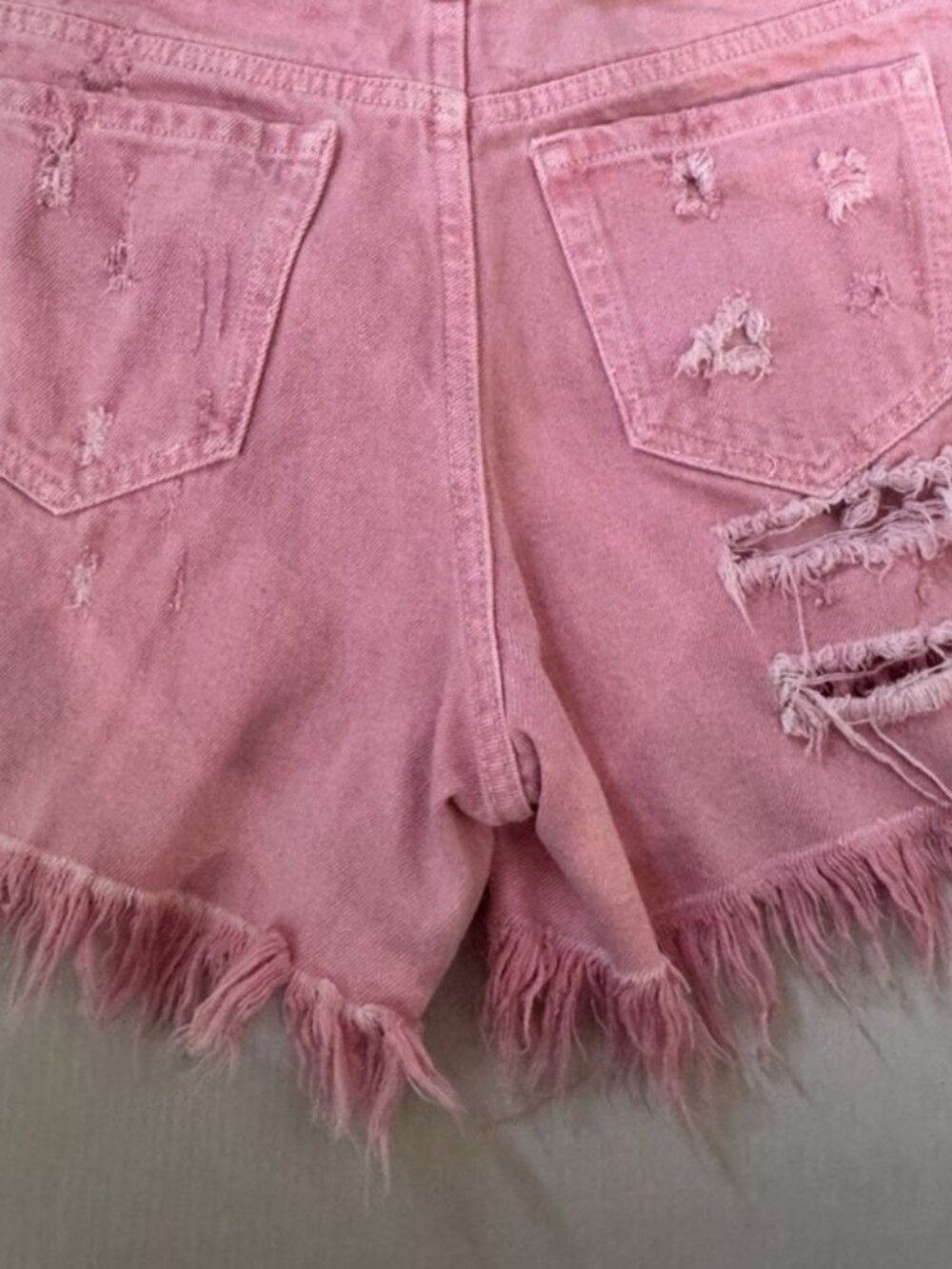 Trafaluc‎ Shorts Pink Cutoff Shorts Women'sFly - Picture 2 of 2